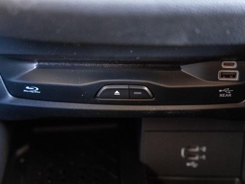 New 2026 Chrysler Pacifica Pinnacle image 25