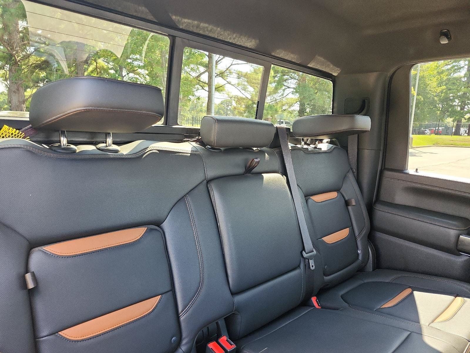 Used 2023 GMC Sierra 2500 AT4 w/ AT4 Premium Plus Package AWD/4WD image 12