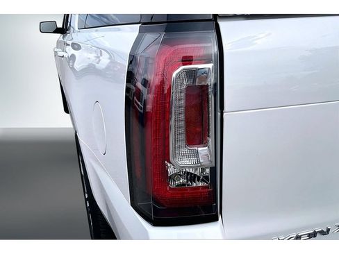 Used 2018 GMC Yukon XL Denali w/ Denali Ultimate Package AWD/4WD image 23