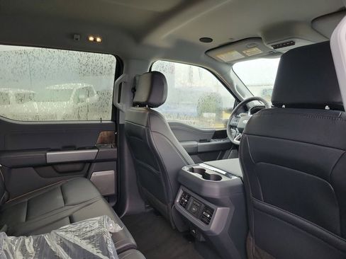 New 2026 Ford F250 Lariat w/ Black Appearance Package image 27