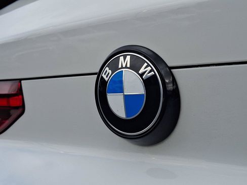Used 2022 BMW X6 xDrive40i w/ Executive Package AWD/4WD image 34