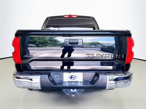 Used 2020 Toyota Tundra SR5 w/ SR5 Leather Package AWD/4WD image 6
