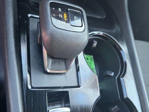 Used 2023 Nissan Rogue SV image 17