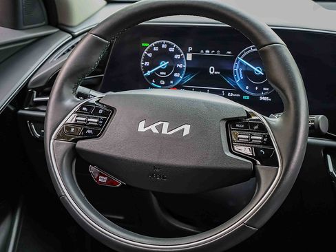 Certified 2024 Kia Niro Wind w/ Wind Preserve Package image 9