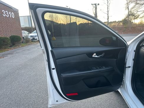 Used 2021 Kia Forte EX image 9