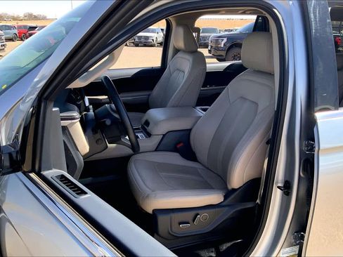 Used 2024 Ford Expedition Max Limited image 7