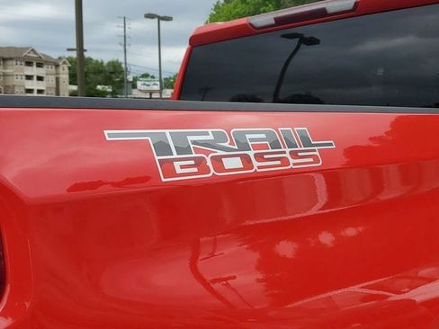 Used 2019 Chevrolet Silverado 1500 Custom Trail Boss w/ Custom Convenience Package AWD/4WD image 7