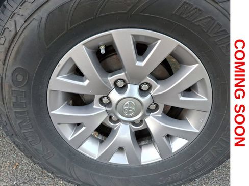 Used 2017 Toyota Tacoma SR5 w/ Tow Package AWD/4WD image 9