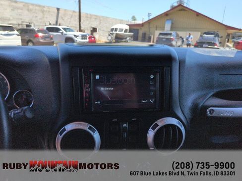 Used 2015 Jeep Wrangler Unlimited Rubicon w/ Dual Top Group AWD/4WD image 16