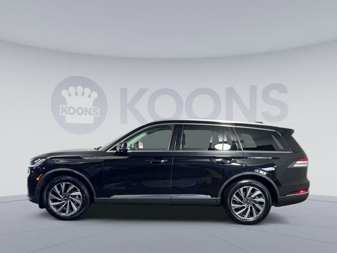 Used 2025 Lincoln Aviator AWD image 7