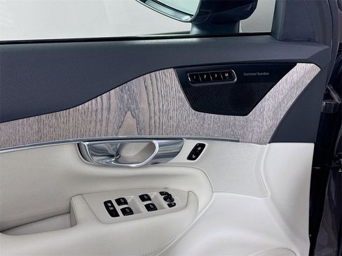 Used 2023 Volvo XC90 B6 Plus w/ Protection Package Premier image 18
