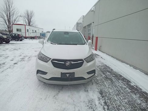 Used 2020 Buick Encore Preferred image 2