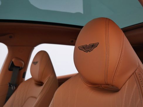 Used 2024 Aston Martin DBX image 5