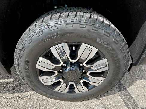 New 2026 GMC Sierra 3500 Denali w/ Technology Package AWD/4WD image 38