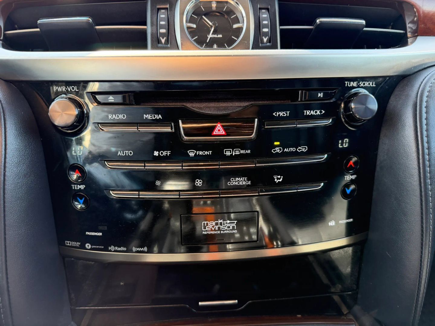 Used 2017 Lexus LX 570 4WD w/ Luxury Package image 32