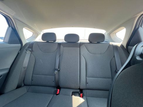 Used 2025 Kia K4 LXS image 37