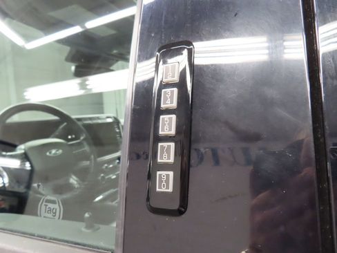 Used 2023 Ford F250 Lariat w/ Lariat Ultimate Package image 60