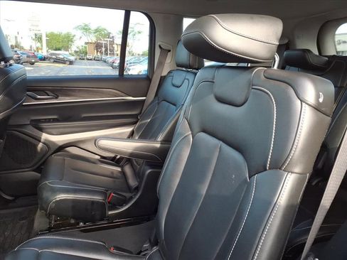 Certified 2024 Jeep Grand Cherokee L Limited AWD/4WD image 13