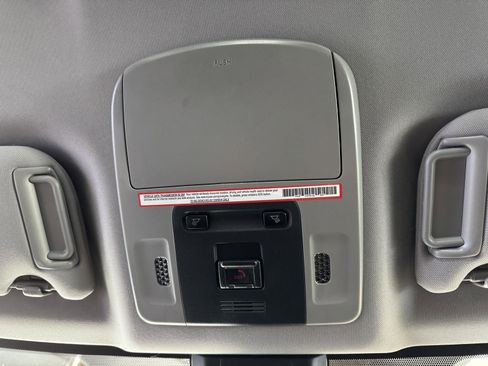Used 2022 Toyota Camry SE FWD image 32