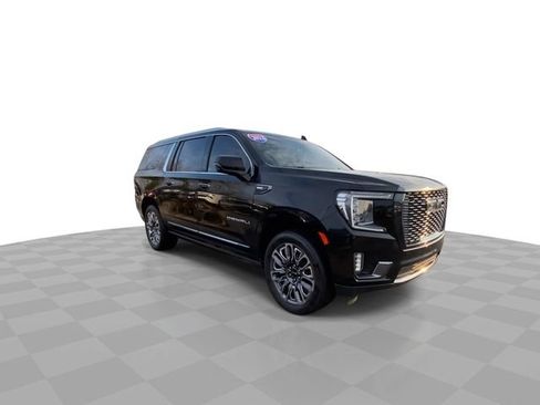 Used 2023 GMC Yukon XL Denali Ultimate image 4