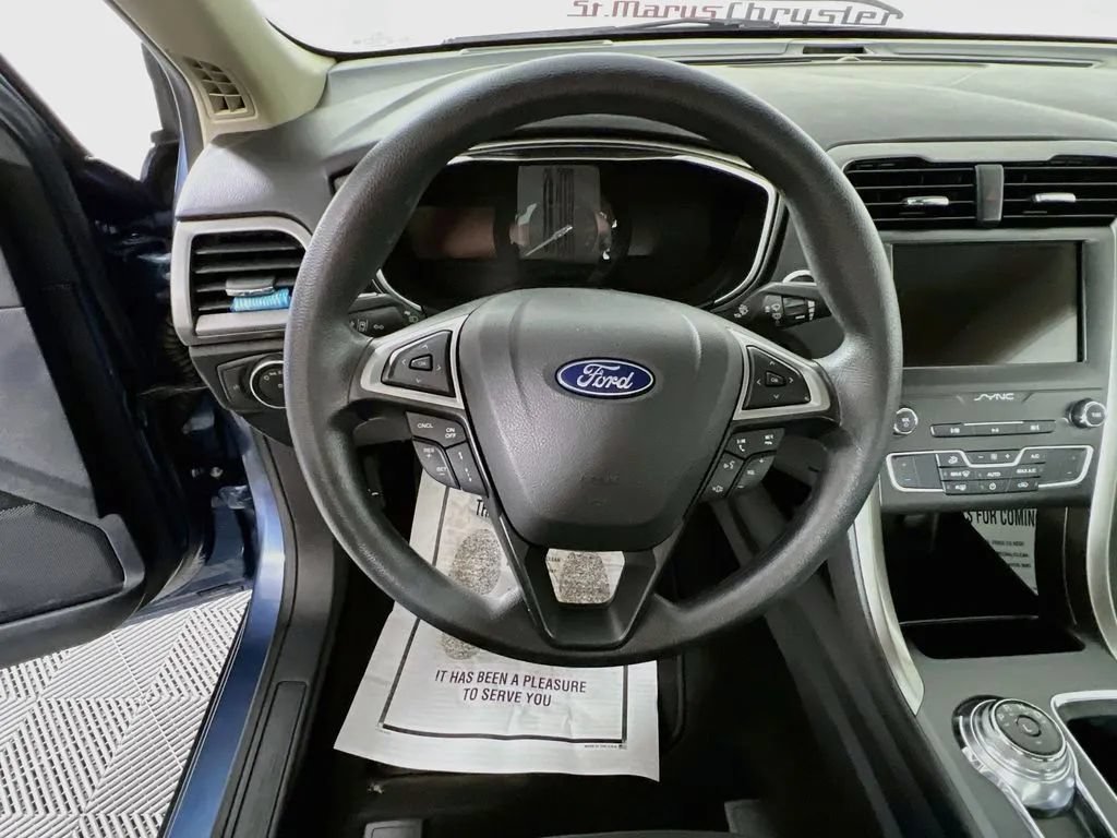 Used 2019 Ford Fusion SE FWD image 12