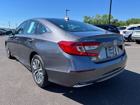 Used 2018 Honda Accord Touring image 3