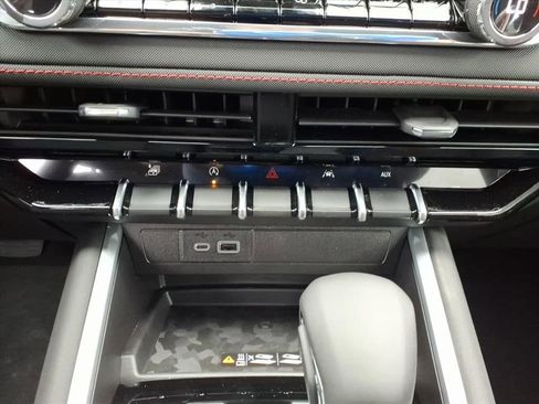New 2026 Chevrolet Colorado Z71 w/ Z71 Convenience Package 2 AWD/4WD image 21