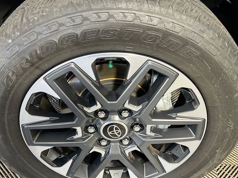 Used 2024 Toyota Tundra Limited AWD/4WD image 14