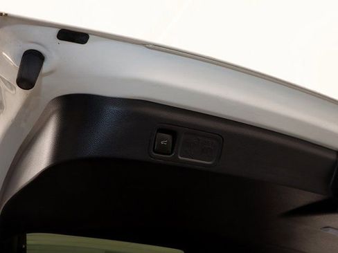 Used 2023 Ford Expedition Platinum image 30