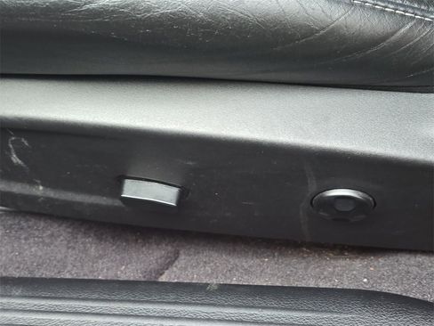 Used 2017 Dodge Challenger SRT Hellcat image 16