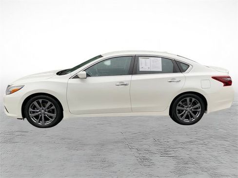 Used 2018 Nissan Altima 2.5 SR w/ SR Special Edition FWD image 6