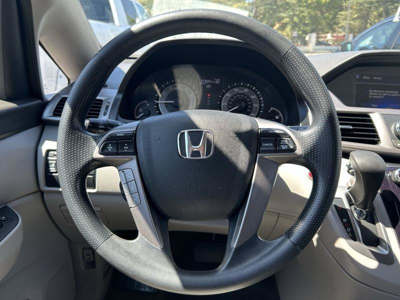 Used 2017 Honda Odyssey SE image 12