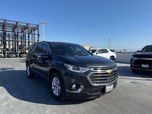 Used 2019 Chevrolet Traverse LT FWD image 3
