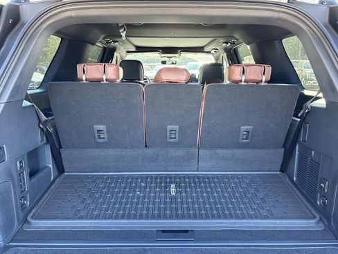 New 2026 Lincoln Navigator Reserve AWD/4WD image 12