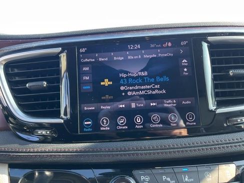 Used 2019 Chrysler Pacifica Limited w/ Tire & Wheel Group image 18