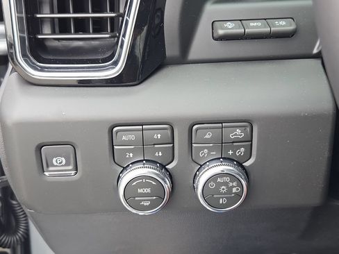 New 2026 GMC Sierra 1500 Denali w/ Technology Package AWD/4WD image 25