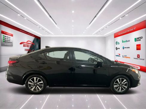 Used 2022 Nissan Versa SV image 8