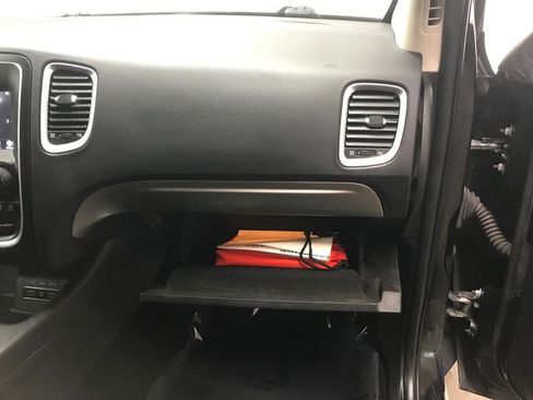 Used 2020 Dodge Durango SXT image 38