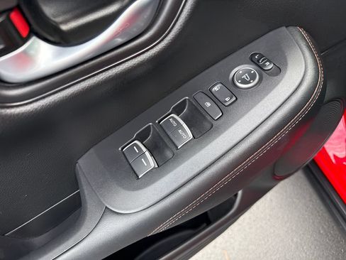 Certified 2025 Honda HR-V Sport image 10