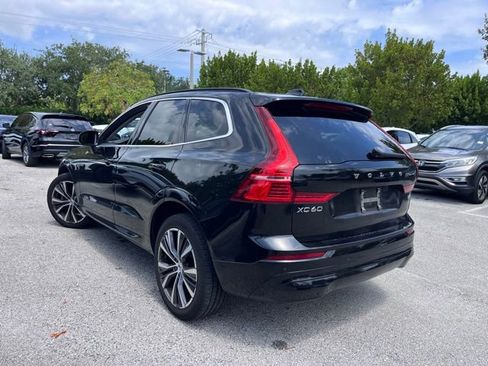 Used 2022 Volvo XC60 B5 Momentum w/ Climate Package FWD image 4