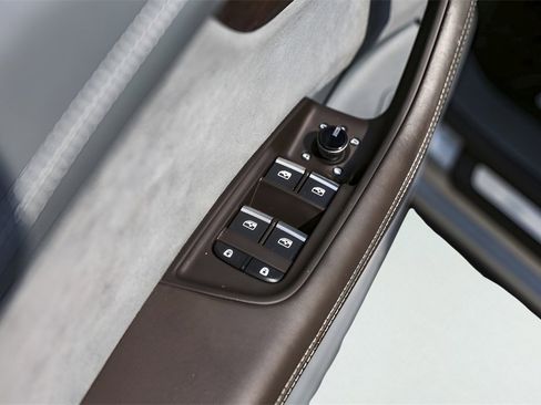 Used 2024 Audi Q8 Prestige image 27