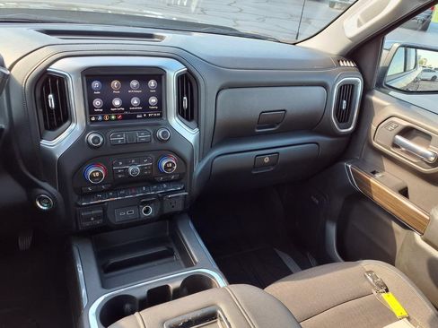 Used 2019 Chevrolet Silverado 1500 LT Trail Boss AWD/4WD image 6