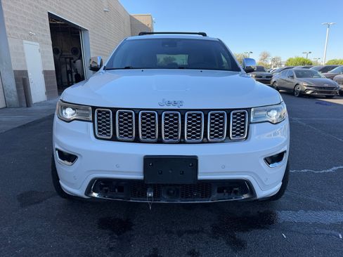 Used 2019 Jeep Grand Cherokee Overland AWD/4WD image 23