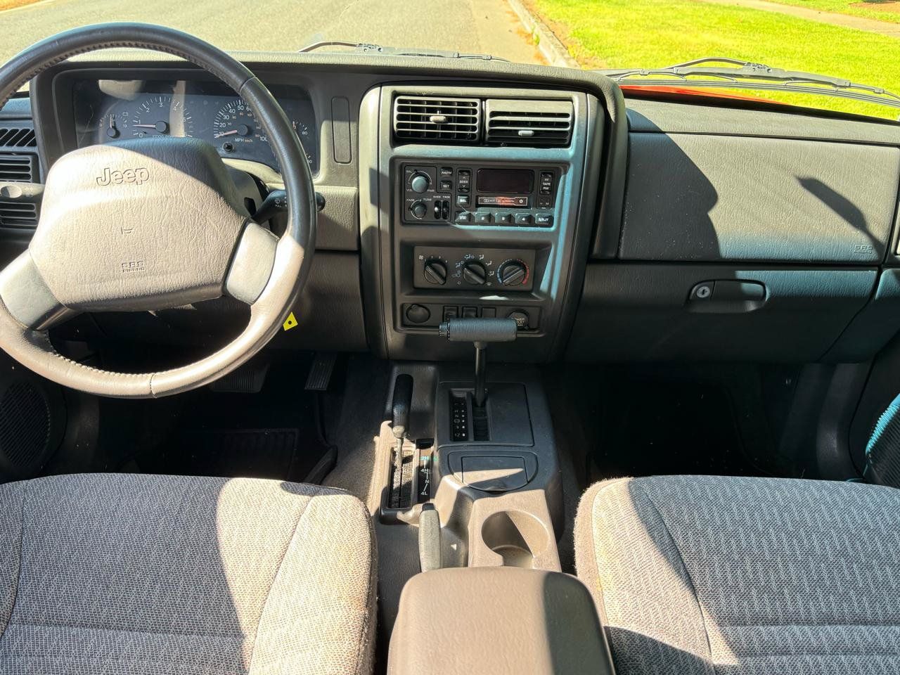 Used 2000 Jeep Cherokee Sport AWD/4WD image 17