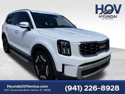 Used 2023 Kia Telluride S image 1