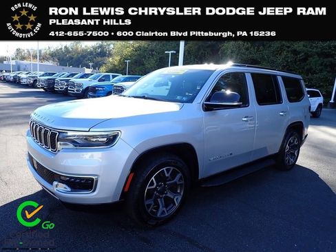 Used 2023 Jeep Wagoneer Series III w/ Preferred Equipment Group image 1