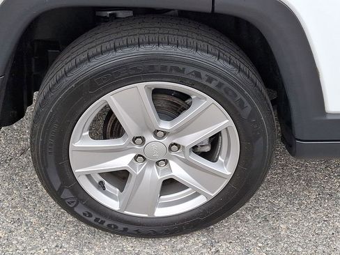Used 2022 Jeep Compass Latitude AWD/4WD image 8