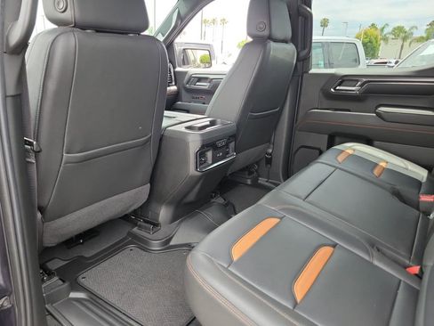 Used 2022 GMC Sierra 1500 AT4 w/ AT4 Preferred Package AWD/4WD image 13