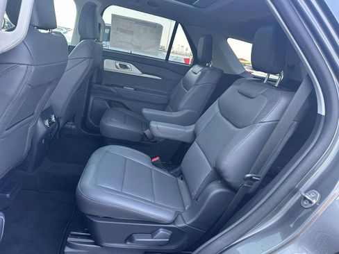 New 2025 Ford Explorer Active w/ Active Comfort Package image 11