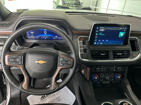 Used 2024 Chevrolet Tahoe High Country AWD/4WD image 19